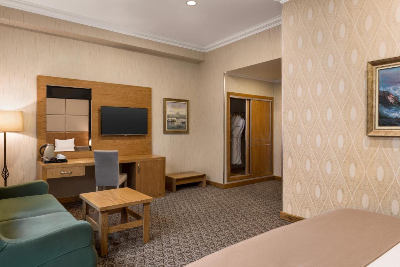 Wyndham Baku Hotel Exterior photo